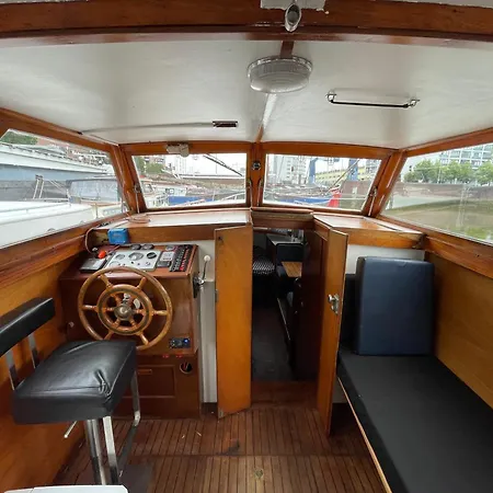 Bruzer Boat 4-6p Boco Living Marina Роттердам