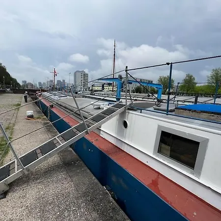 Bruzer Boat 4-6p Boco Living Marina Роттердам