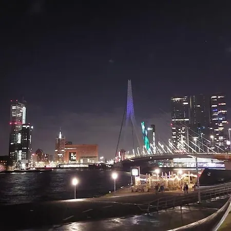 Bruzer Boat 4-6p Boco Living Marina * Rotterdam