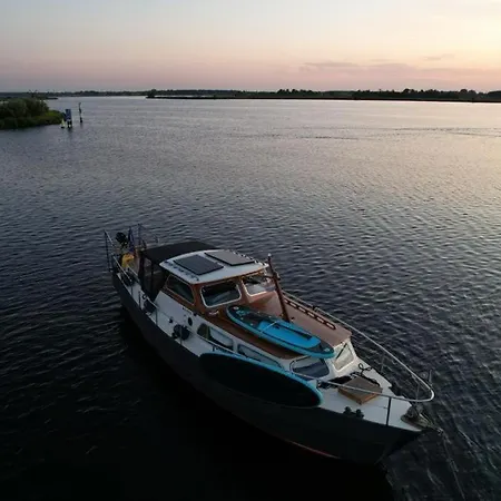 Апартаменты Bruzer Boat 4-6p Boco Living Marina *