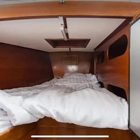 Bruzer Boat 4-6p Boco Living Marina * Роттердам