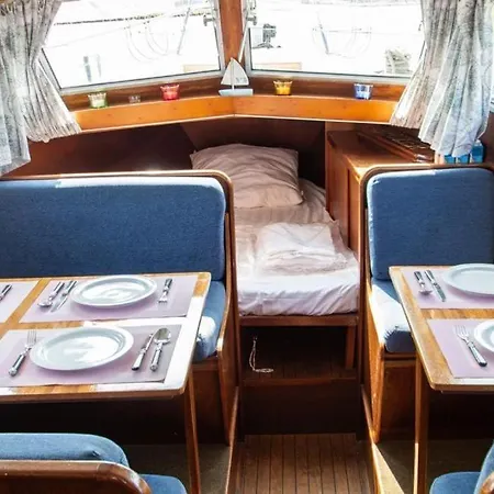 Daire Bruzer Boat 4-6p Boco Living Marina Rotterdam