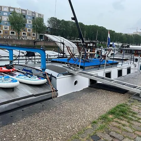 Bruzer Boat 4-6p Boco Living Marina Daire